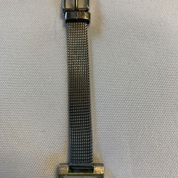 Working Vintage Shannons Silver Tone Mesh Band Watch with Brand New Battery! - Picture 3 of 8